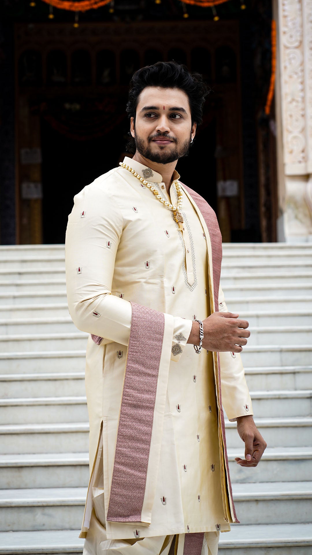 Tradition in Every Motif     प्र�तप्र�च�े परम्परा �नब�ा