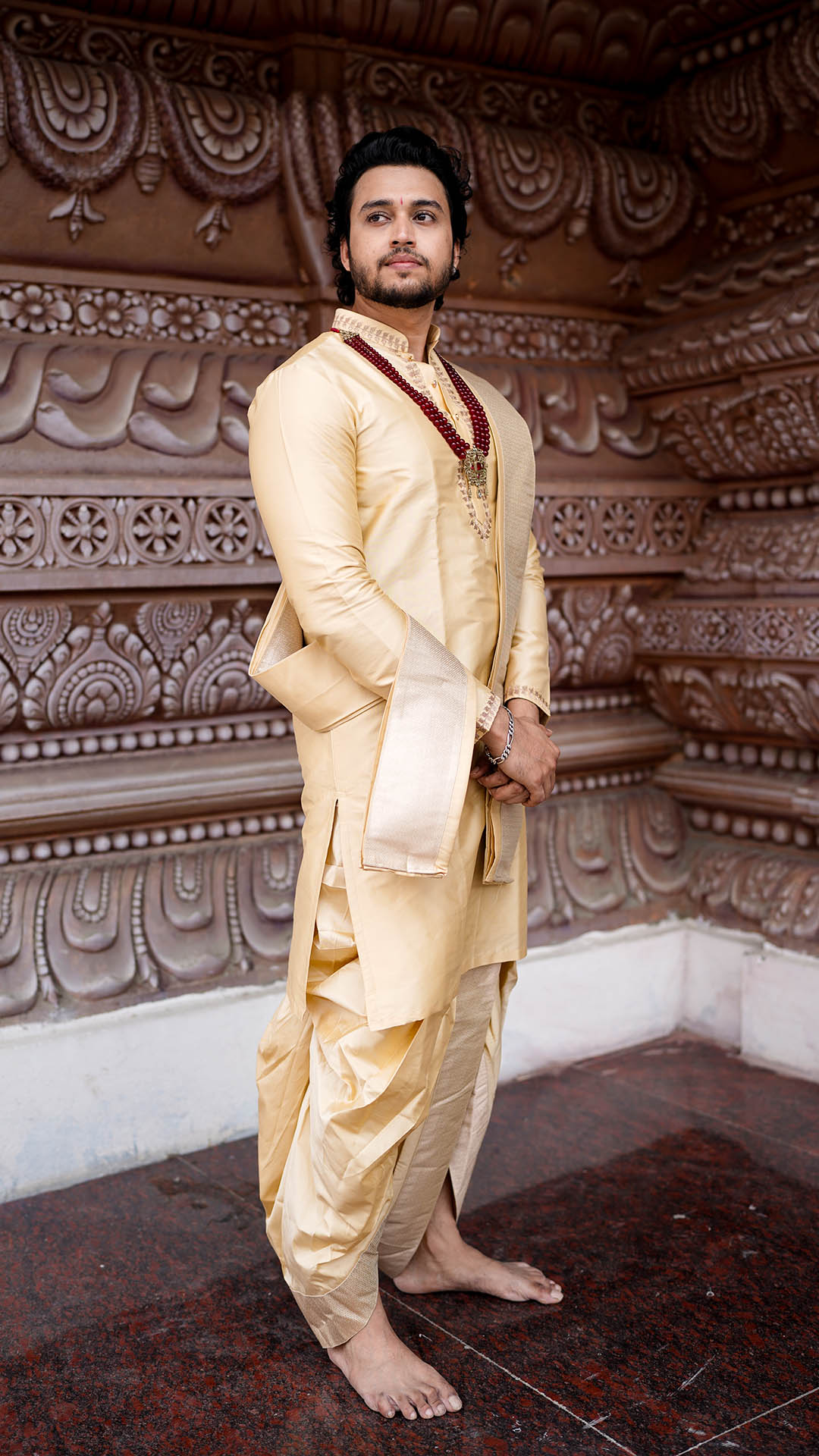 Woven with Nature, Framed in Tradition          परम्परायां �नवे�शतम्