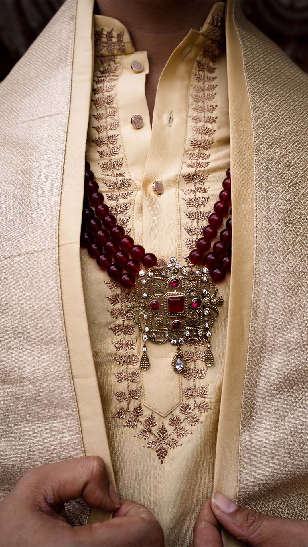 Woven with Nature, Framed in Tradition          परम्परायां �नवे�शतम्